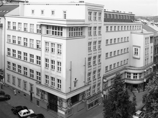 od roku 1955 Stalinova (dnes Vinohradská) PRAHA – KRÁLOVSKÉ VINOHRADY od roku 1955 Stalinova (dnes Vinohradská) PRAHA – KRÁLOVSKÉ VINOHRADY